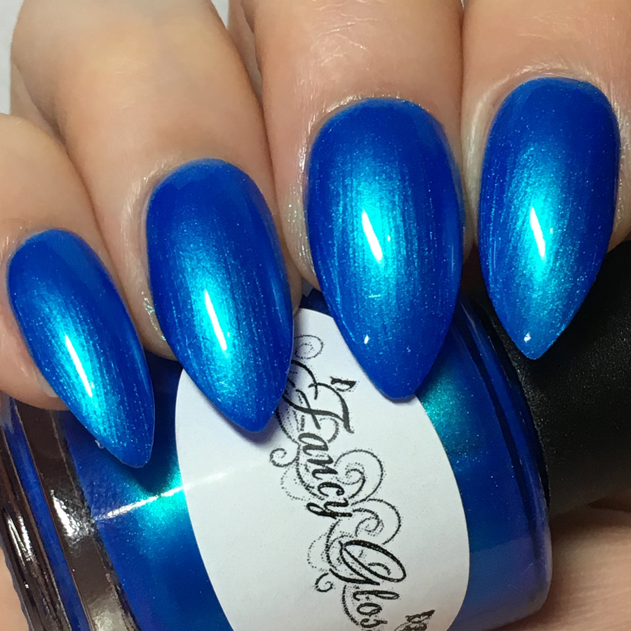 Buy electric blue nail polish | Camaleon Cosmetics